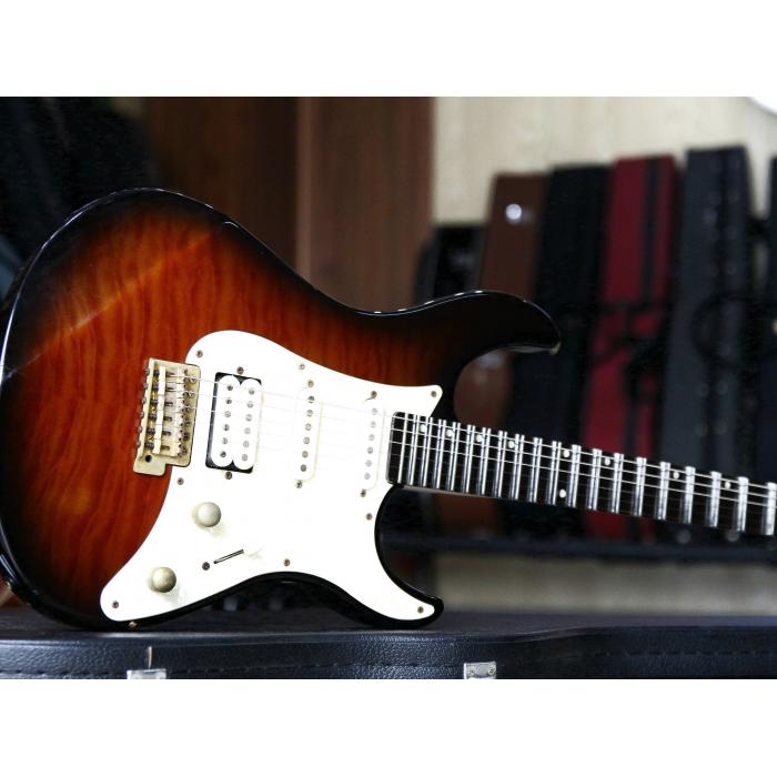 Đàn guitar điện Yamaha Nhật móc phím lõm