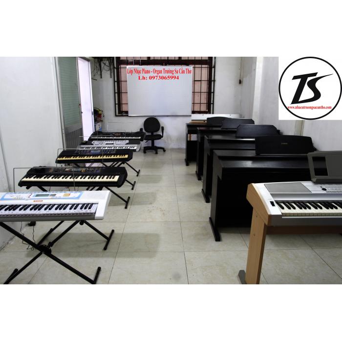 Lớp Học Piano